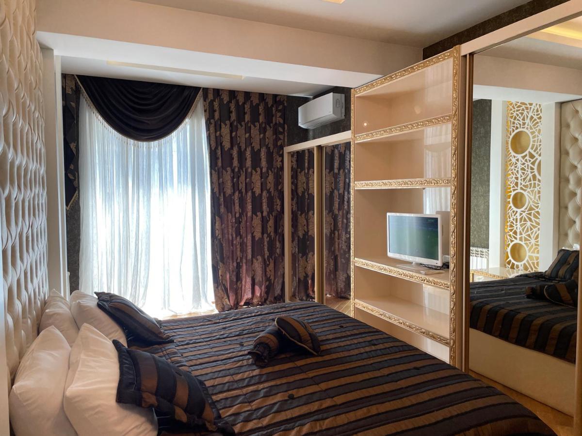 Park Azure Louvre Apartment Baku Exterior photo