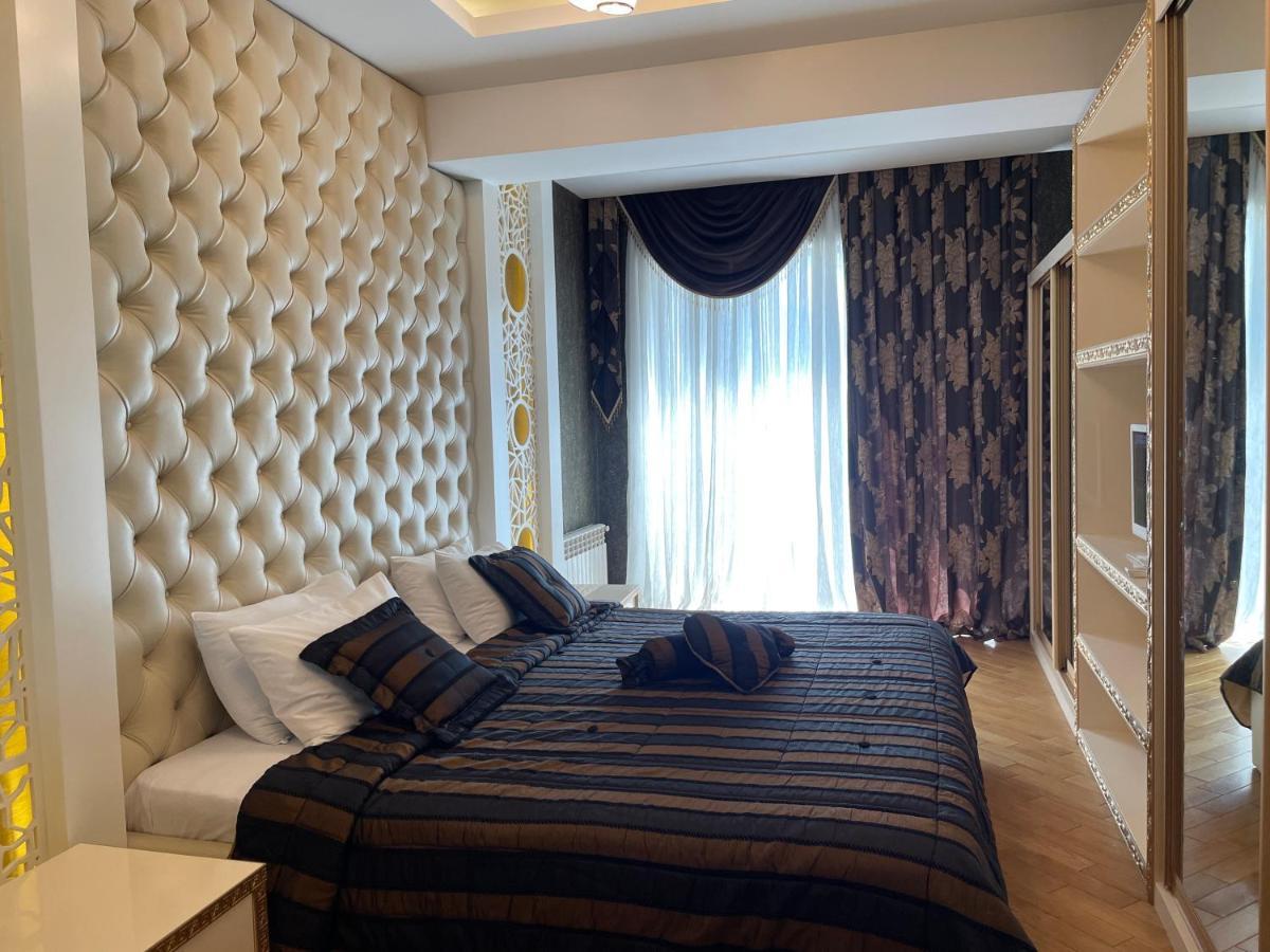 Park Azure Louvre Apartment Baku Exterior photo