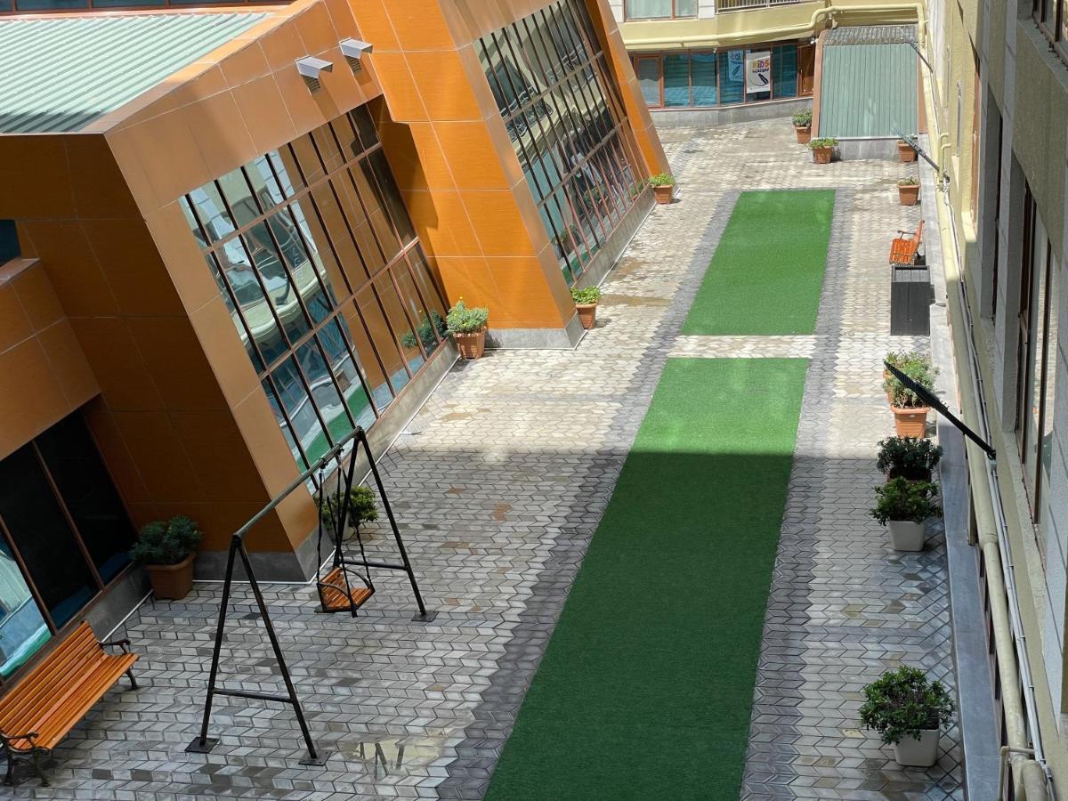 Park Azure Louvre Apartment Baku Exterior photo